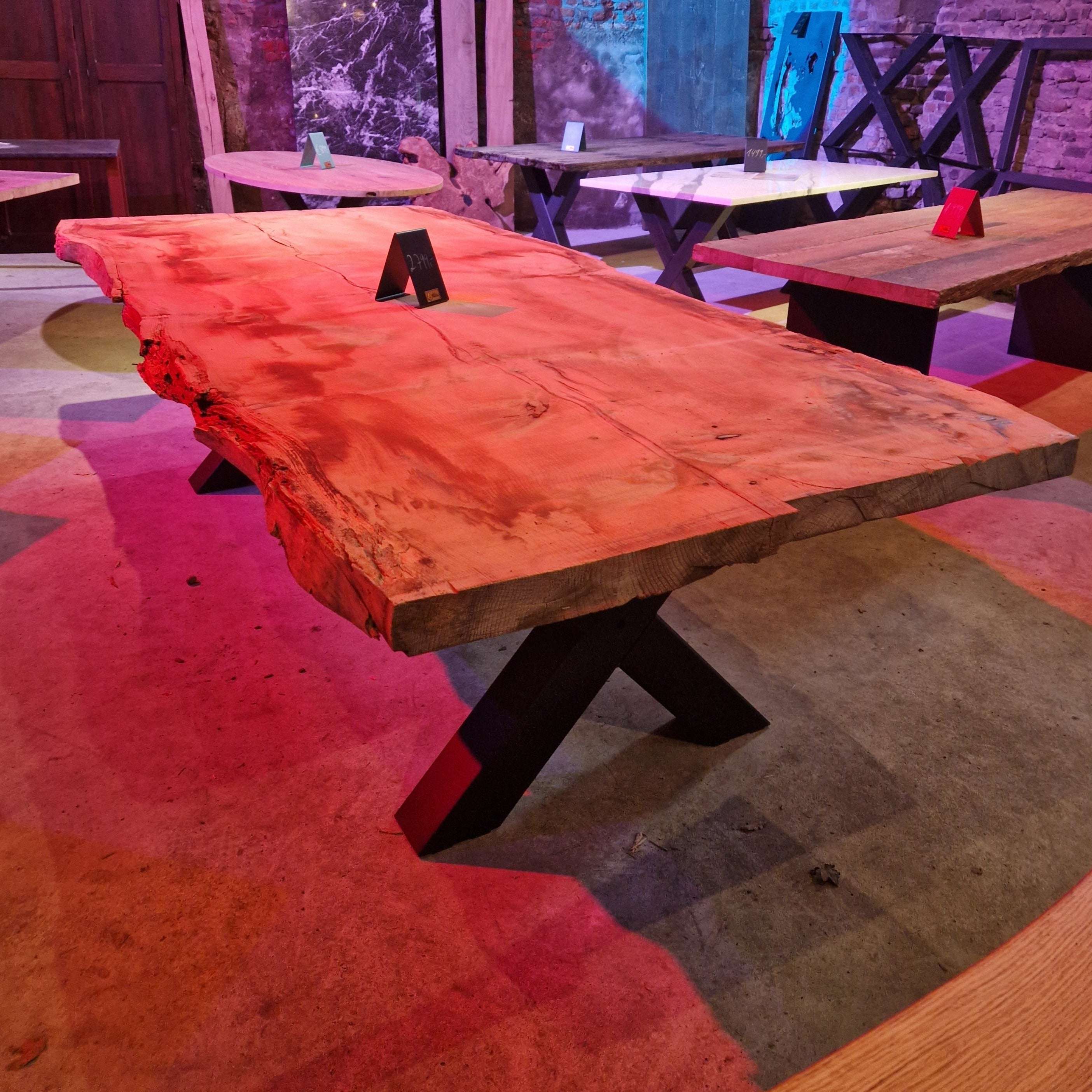 Tisch "Tafelrunde" Zedernholz