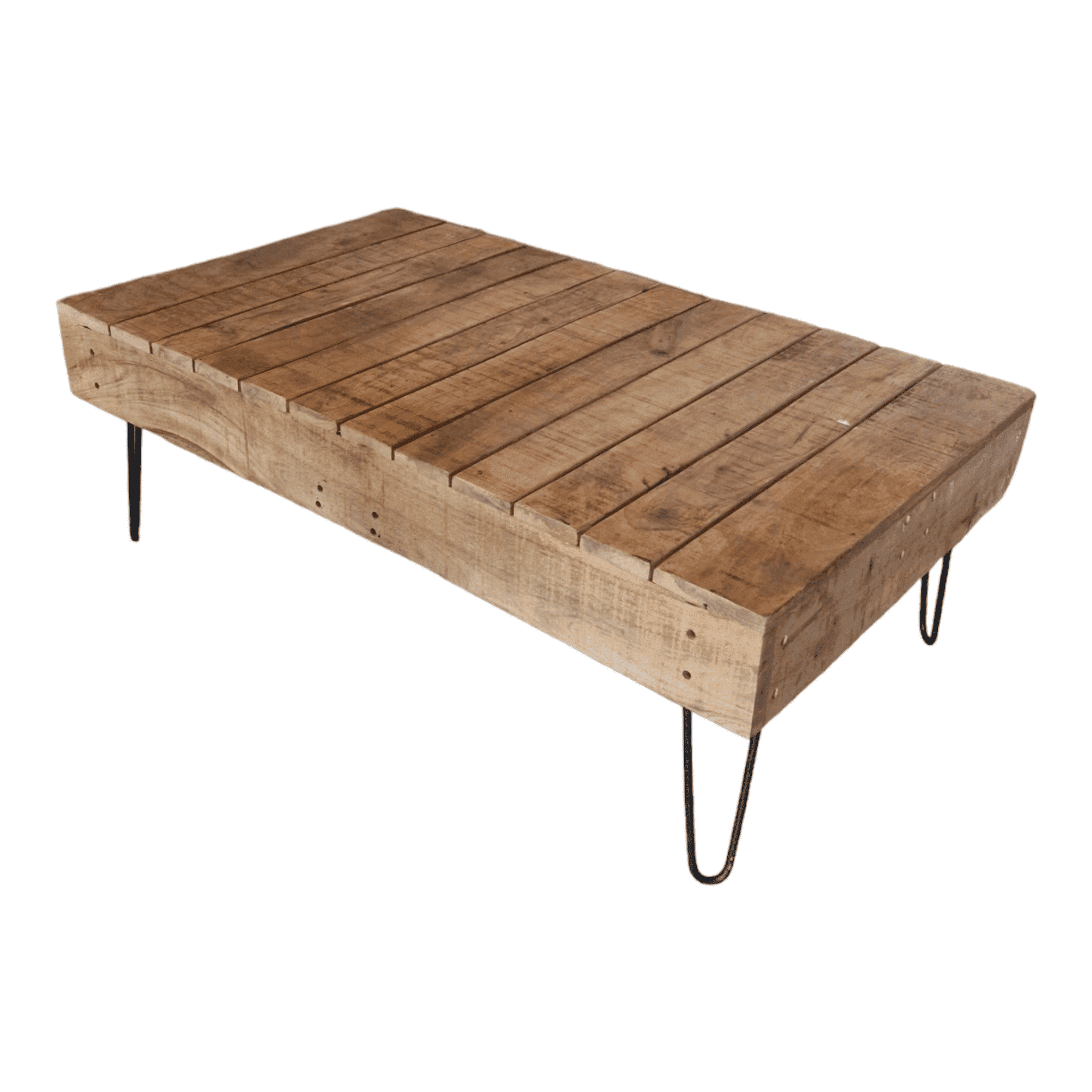 Rechteckiger Couchtisch Mango aus massiven Holzplatten mit natürlicher Maserung, Metallbeinen in schwarz, rustikales Design.