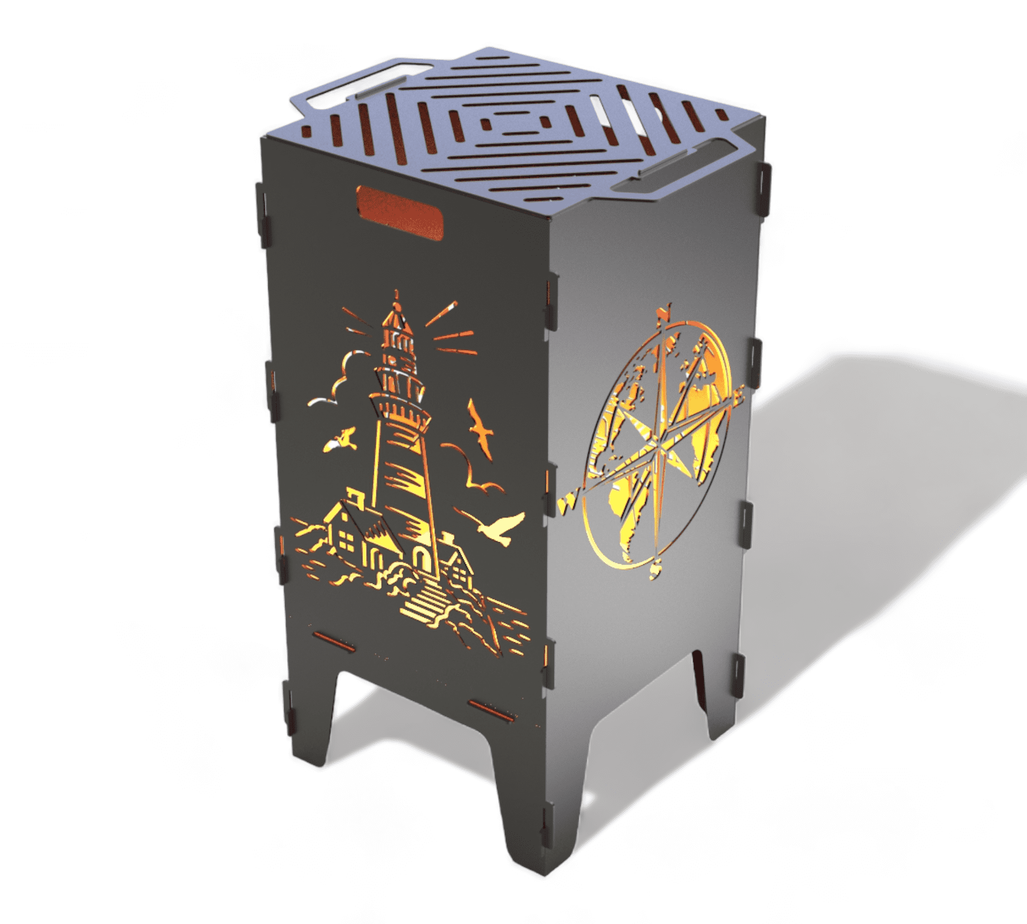 Eine quadratische Feuertonne aus Metall mit Grillrost auf der Oberseite, Seitenwänden mit ausgestanztem Leuchtturm, umliegenden Gebäuden, Möwen und Wellendetails auf der Vorderseite sowie einem großen Kompassmotiv an der Seite. Die Tonnenkonstruktion steht auf vier Beinen, innen glüht orange Licht, das durch die ausgestanzten Motive leuchtet. Die Metalloberfläche ist dunkel, die Kanten wirken präzise geschnitten, und der Grillrost zeigt ein geometrisches Muster mit Tragegriffen.